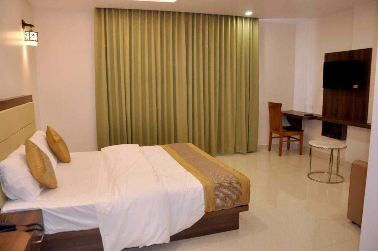 Hotel Ambika International Byndoor Bainduru 외부 사진