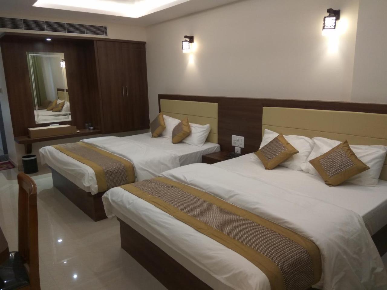 Hotel Ambika International Byndoor Bainduru 외부 사진