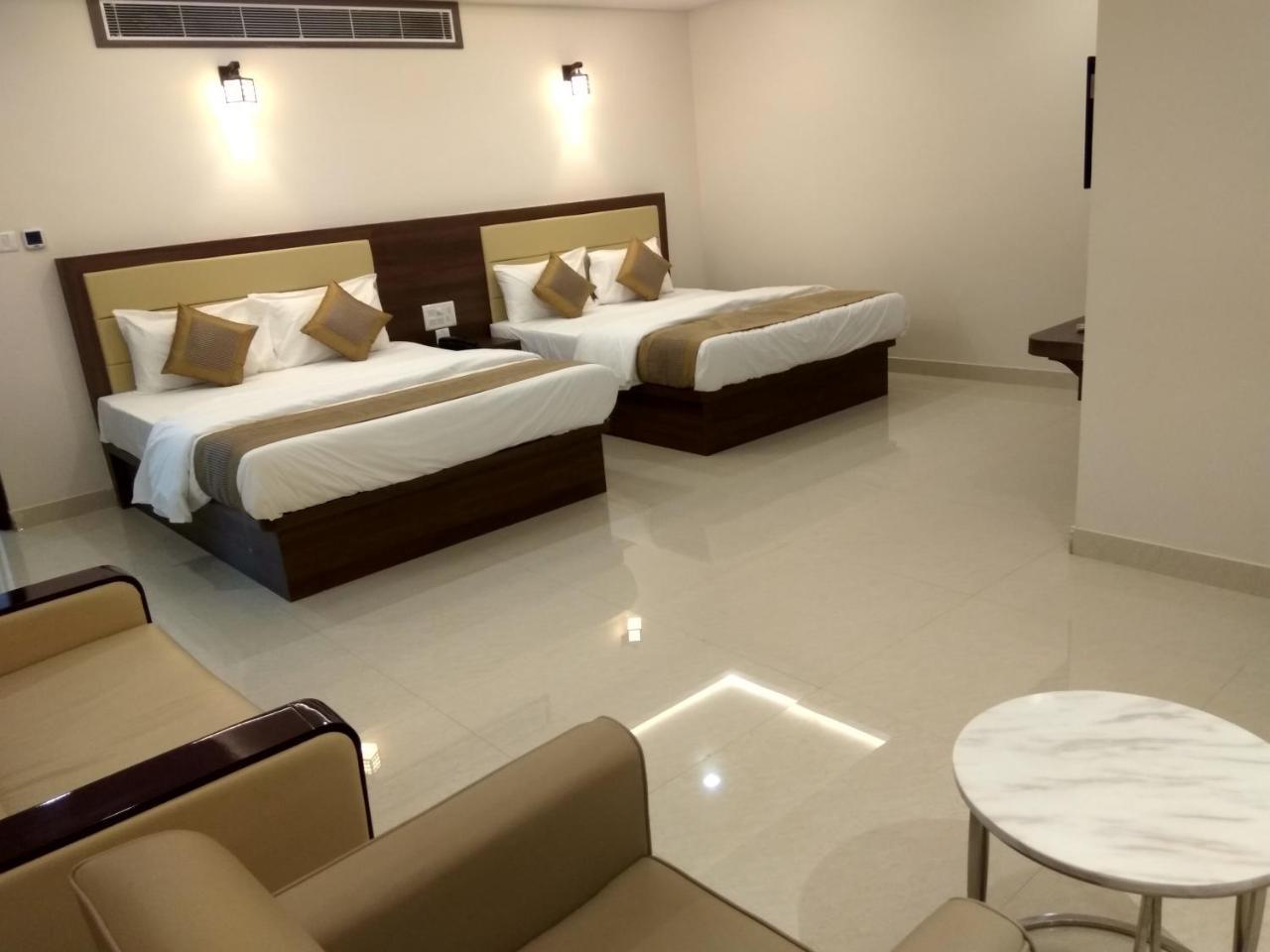 Hotel Ambika International Byndoor Bainduru 외부 사진