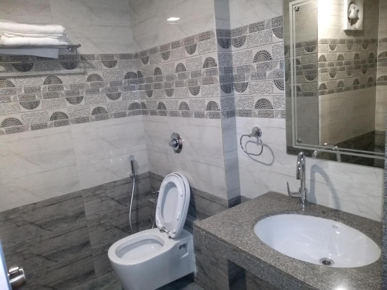 Hotel Ambika International Byndoor Bainduru 외부 사진