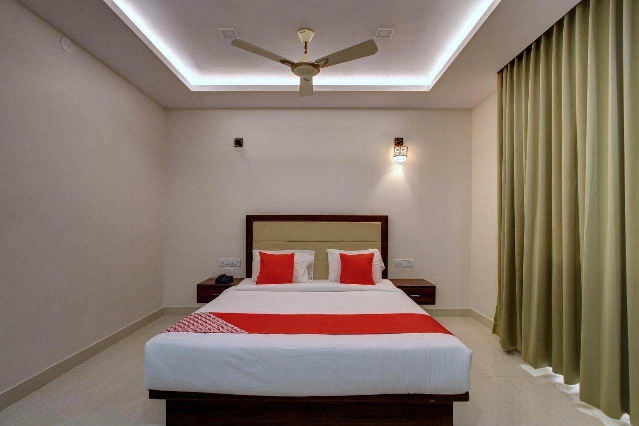 Hotel Ambika International Byndoor Bainduru 외부 사진