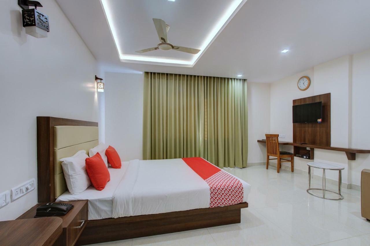 Hotel Ambika International Byndoor Bainduru 외부 사진