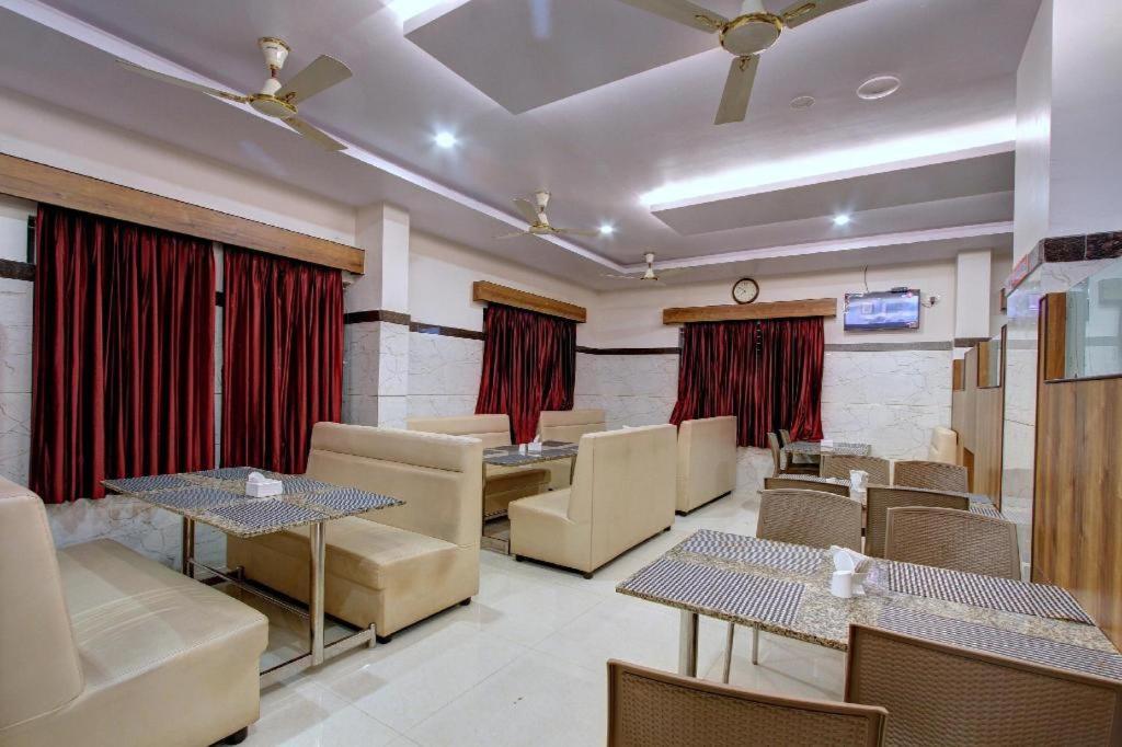 Hotel Ambika International Byndoor Bainduru 외부 사진